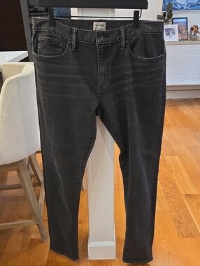 Todd Snyder Men's Slim Straight Selvedge Denim Jeans in Washed Black 34x34
